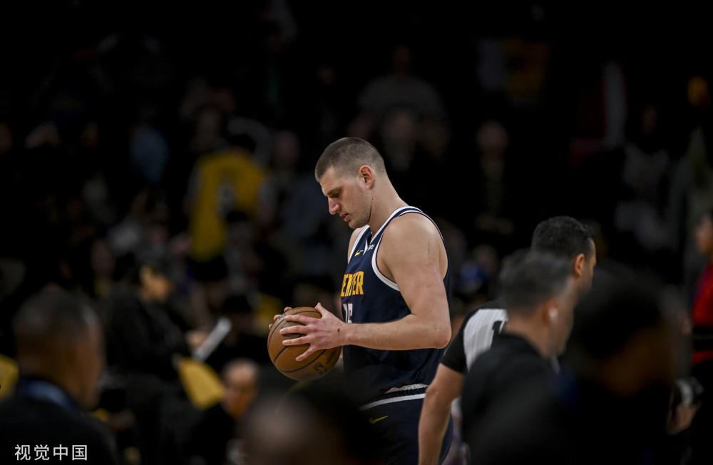 上给他足够 上给他足够