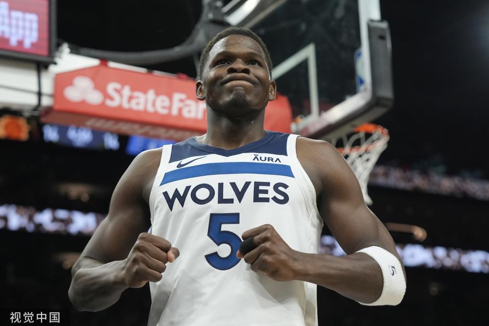 场球迷的呐 场球迷的呐