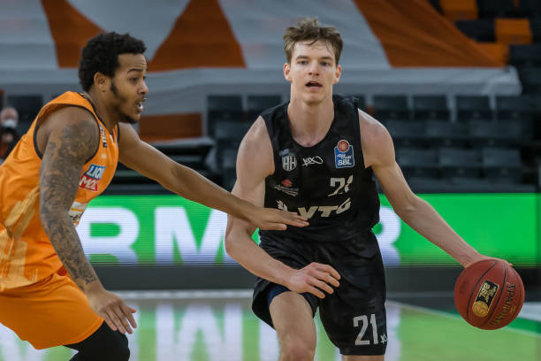 主帅阿尔瓜 主帅阿尔瓜