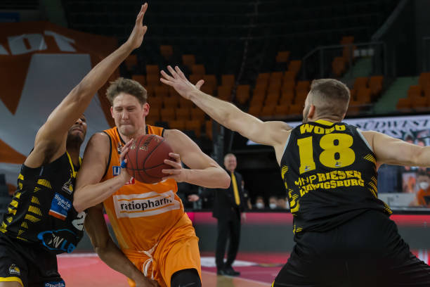 球员间深厚 球员间深厚